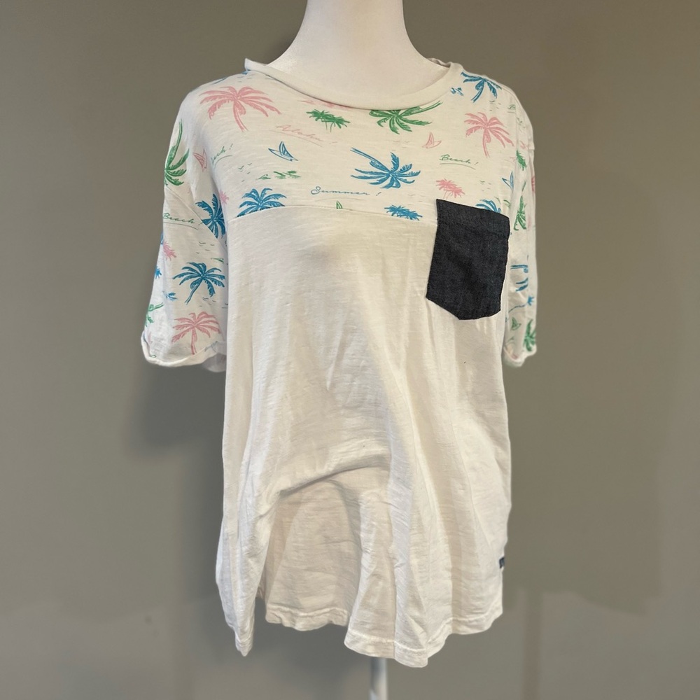 Huntington Beach club size L t-shirt